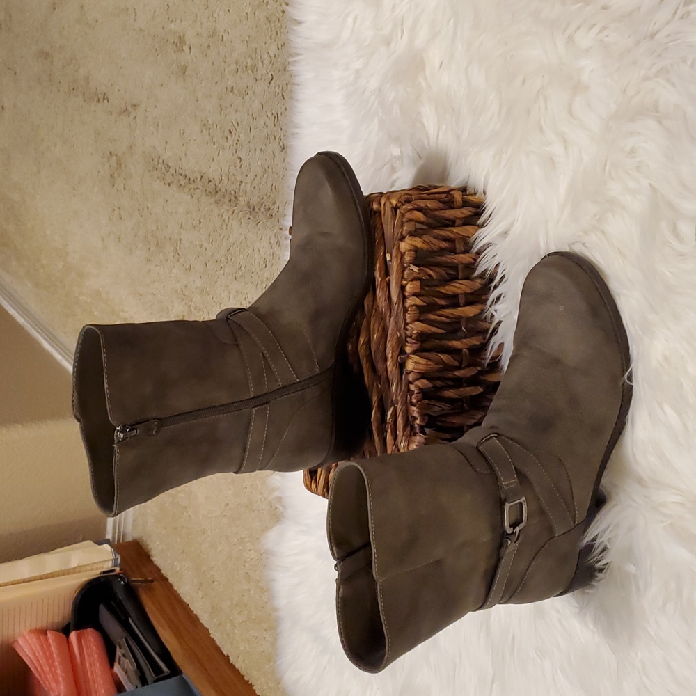 Anne Klein ankle boots